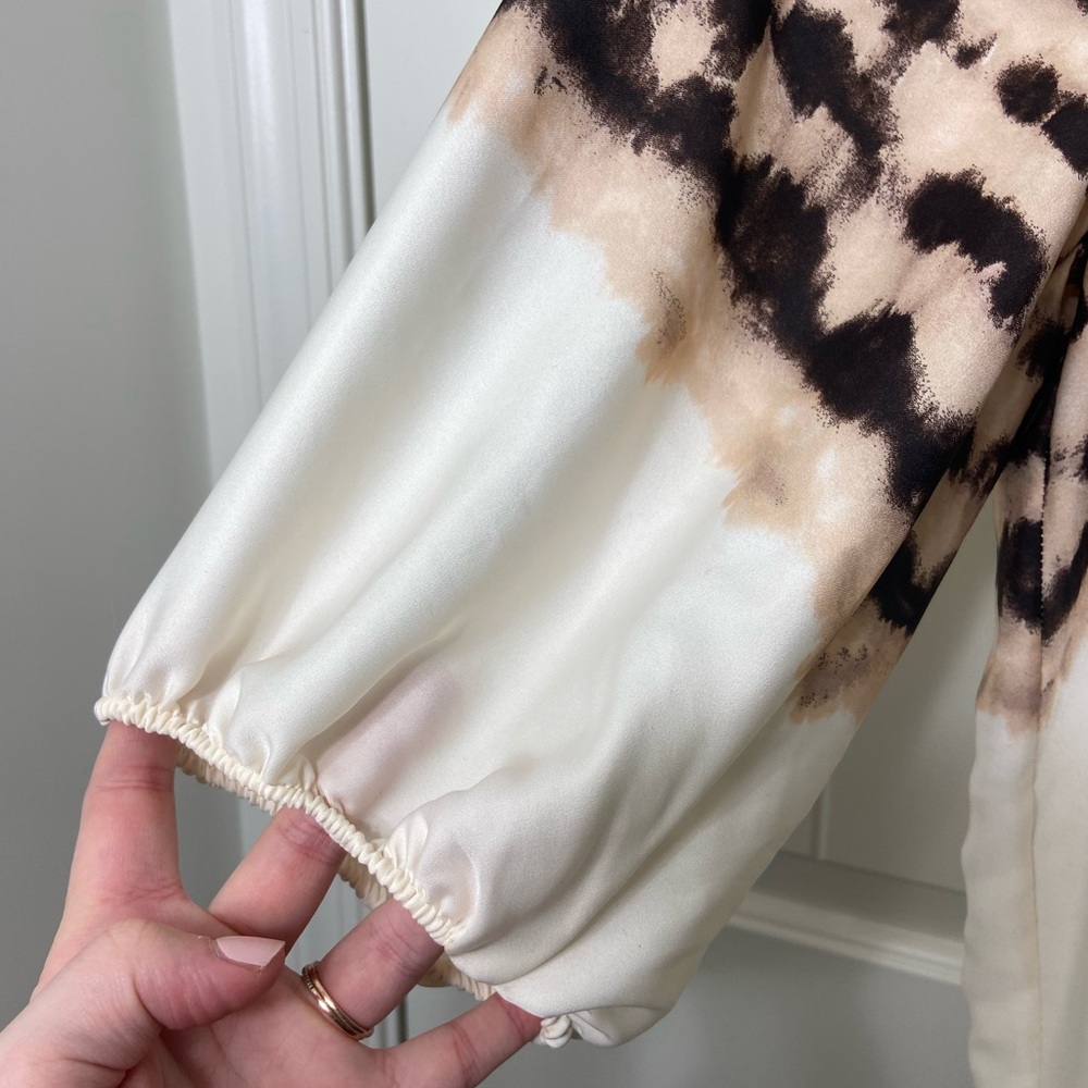 NWOT Simply Vera Verawang women’s cream patterned elastic cuff 3/4 sleeve blouse - Picture 2 of 7